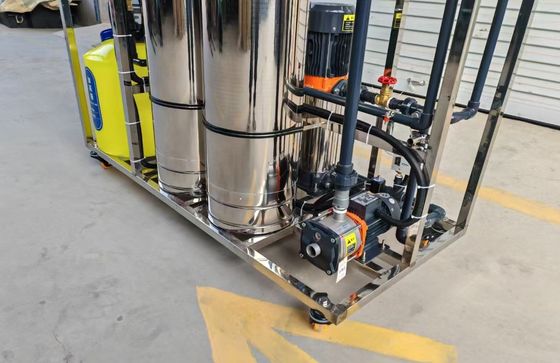 kopen 500L per uur Output Ro Waterzuiveringsinstallatie met 99% zuiveringspercentage en varieert afhankelijk van het modelvermogen online manufacture